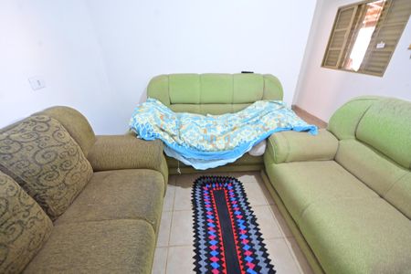 Sala de casa para alugar com 1 quarto, 74m² em Jardim Itaipu, Goiânia