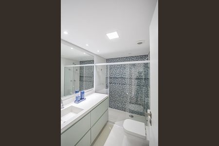 Apartamento à venda com 288m², 3 quartos e 3 vagasBanheiro da Suíte 2