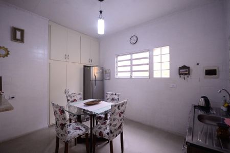 Casa à venda com 400m², 9 quartos e 2 vagasCasa 2- Sala/Cozinha