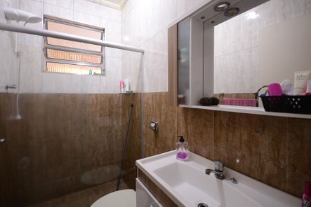 Casa à venda com 400m², 9 quartos e 2 vagasCasa 2- Banheiro social 