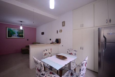 Casa à venda com 400m², 9 quartos e 2 vagasCasa 2- Sala/Cozinha