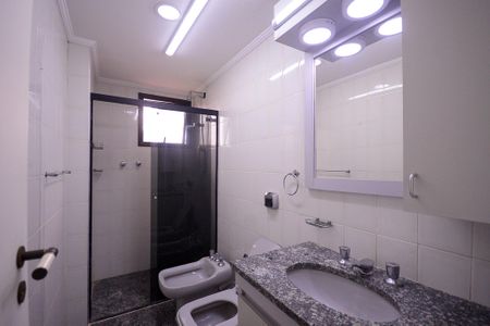 Apartamento à venda com 384m², 3 quartos e 4 vagasBanheiro da Suíte 2
