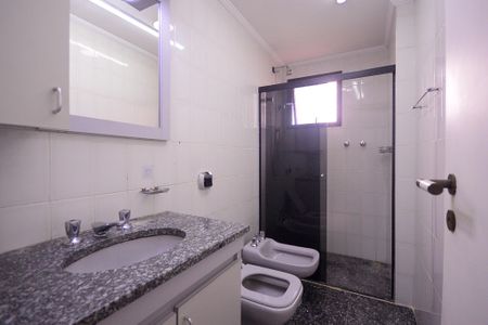 Apartamento à venda com 384m², 3 quartos e 4 vagasBanheiro da Suíte 1