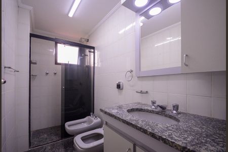 Apartamento à venda com 384m², 3 quartos e 4 vagasBanheiro da Suíte 2