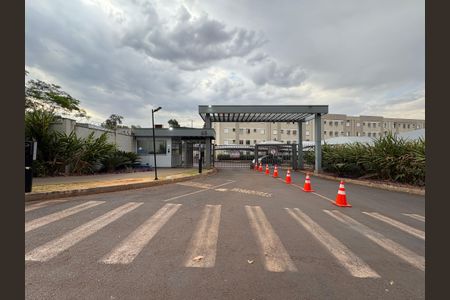 Apartamento para alugar com 47m², 2 quartos e 1 vaga Apartamento para alugar com 47m², 2 quartos e 1 vagaFachada