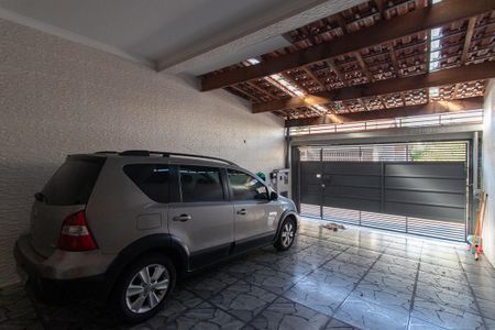 Casa para alugar com 119m², 3 quartos e 4 vagas Casa para alugar com 119m², 3 quartos e 4 vagasGaragem