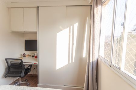 Apartamento à venda com 49m², 2 quartos e 1 vaga Apartamento à venda com 49m², 2 quartos e 1 vagaArmário do Quarto 1