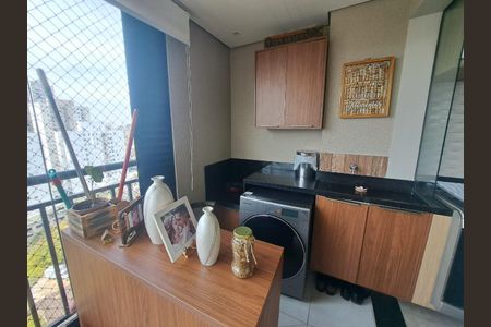 Apartamento à venda com 56m², 2 quartos e 1 vaga Apartamento à venda com 56m², 2 quartos e 1 vagaVaranda