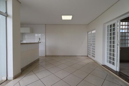 Casa para alugar com 240m², 3 quartos e 3 vagasCopa