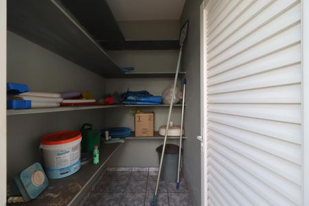 Casa para alugar com 240m², 3 quartos e 3 vagasDepósito - Piscina