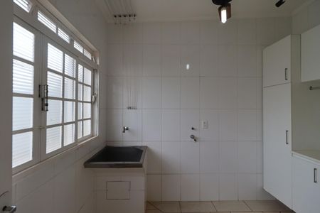 Casa para alugar com 240m², 3 quartos e 3 vagasÁrea de Serviço