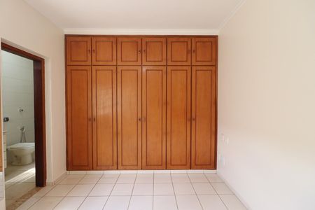 Casa para alugar com 240m², 3 quartos e 3 vagasSuíte 2