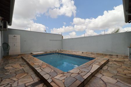 Casa para alugar com 240m², 3 quartos e 3 vagasPiscina