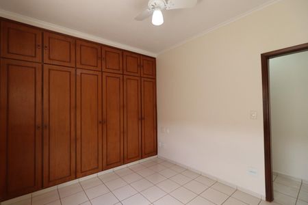 Casa para alugar com 240m², 3 quartos e 3 vagasSuíte 2