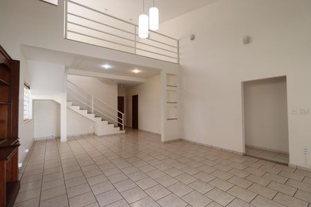 Casa para alugar com 240m², 3 quartos e 3 vagasSala