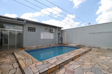 Casa para alugar com 240m², 3 quartos e 3 vagasÁrea comum - Piscina