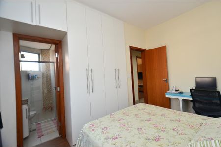 Apartamento à venda com 63m², 3 quartos e 2 vagas Apartamento à venda com 63m², 3 quartos e 2 vagasSuite