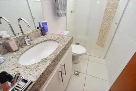 Apartamento à venda com 63m², 3 quartos e 2 vagas Apartamento à venda com 63m², 3 quartos e 2 vagasBanheiro Social