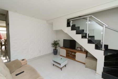 Sala de casa de condomínio à venda com 3 quartos, 150m² em Inconfidentes, Contagem