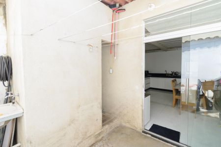 Casa de condomínio à venda com 150m², 3 quartos e 1 vagaÁrea de Serviço