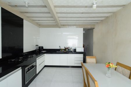 Casa de condomínio à venda com 150m², 3 quartos e 1 vagaCozinha