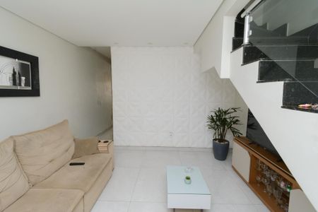 Casa de condomínio à venda com 150m², 3 quartos e 1 vagaSala