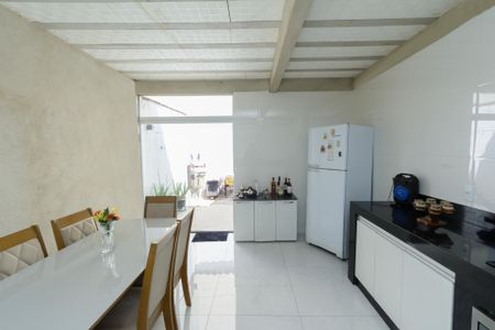 Casa de condomínio à venda com 150m², 3 quartos e 1 vagaCozinha