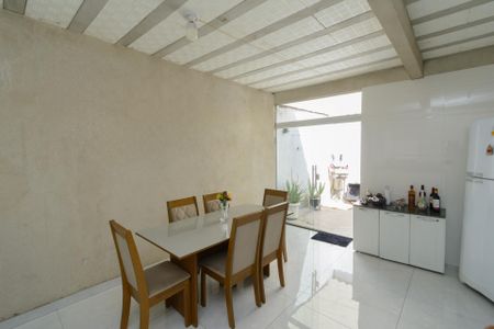 Casa de condomínio à venda com 150m², 3 quartos e 1 vagaCozinha