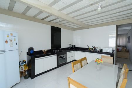 Casa de condomínio à venda com 150m², 3 quartos e 1 vagaCozinha