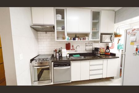 Apartamento à venda com 53m², 2 quartos e 1 vaga Apartamento à venda com 53m², 2 quartos e 1 vagaCozinha e Área de Serviço