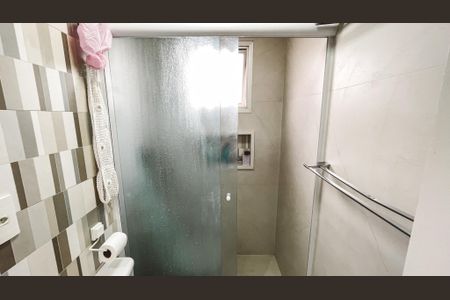 Apartamento à venda com 53m², 2 quartos e 1 vaga Apartamento à venda com 53m², 2 quartos e 1 vagaBanheiro