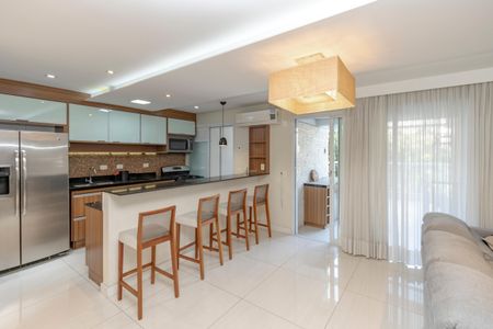 Apartamento para alugar com 179m², 2 quartos e 2 vagasSala