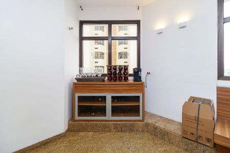 Apartamento à venda com 303m², 4 quartos e 4 vagas Apartamento à venda com 303m², 4 quartos e 4 vagasCopa