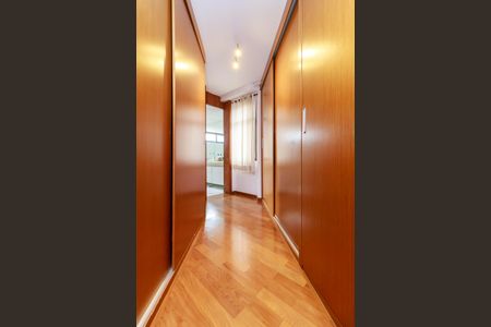 Apartamento à venda com 303m², 4 quartos e 4 vagas Apartamento à venda com 303m², 4 quartos e 4 vagasSuíte Closet