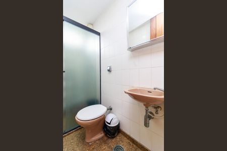 Apartamento à venda com 303m², 4 quartos e 4 vagas Apartamento à venda com 303m², 4 quartos e 4 vagasBanheiro de Serviço