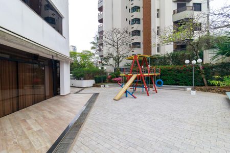 Apartamento à venda com 303m², 4 quartos e 4 vagas Apartamento à venda com 303m², 4 quartos e 4 vagasPlayground