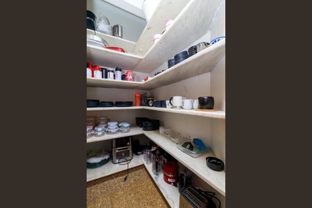 Apartamento à venda com 303m², 4 quartos e 4 vagas Apartamento à venda com 303m², 4 quartos e 4 vagasDespensa