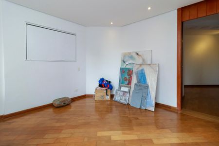 Apartamento à venda com 303m², 4 quartos e 4 vagas Apartamento à venda com 303m², 4 quartos e 4 vagasQuarto