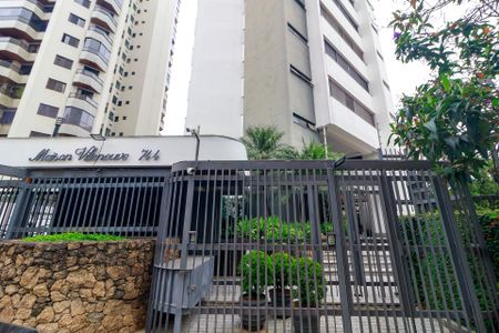 Apartamento à venda com 303m², 4 quartos e 4 vagas Apartamento à venda com 303m², 4 quartos e 4 vagasFachada