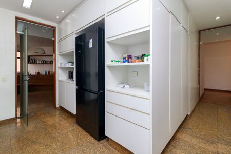 Apartamento à venda com 303m², 4 quartos e 4 vagas Apartamento à venda com 303m², 4 quartos e 4 vagasCozinha