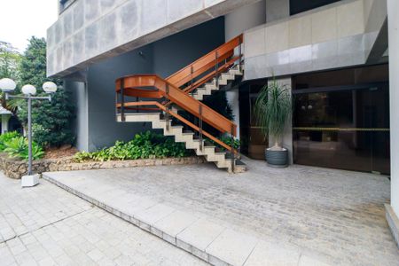 Apartamento à venda com 303m², 4 quartos e 4 vagas Apartamento à venda com 303m², 4 quartos e 4 vagasHall Social