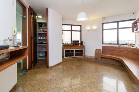 Apartamento à venda com 303m², 4 quartos e 4 vagas Apartamento à venda com 303m², 4 quartos e 4 vagasCopa