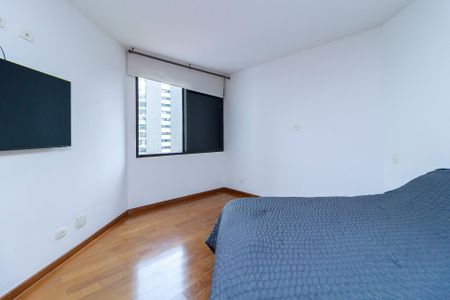 Apartamento à venda com 303m², 4 quartos e 4 vagas Apartamento à venda com 303m², 4 quartos e 4 vagasSuíte 3