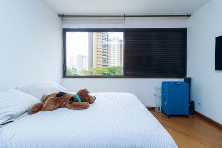 Apartamento à venda com 303m², 4 quartos e 4 vagas Apartamento à venda com 303m², 4 quartos e 4 vagasSuíte 2