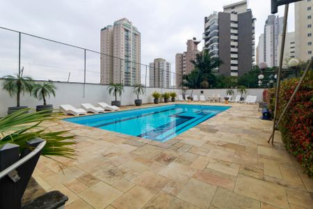 Apartamento à venda com 303m², 4 quartos e 4 vagas Apartamento à venda com 303m², 4 quartos e 4 vagasPiscina