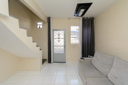 Casa de condomínio para alugar com 150m², 3 quartos e 1 vagaSala