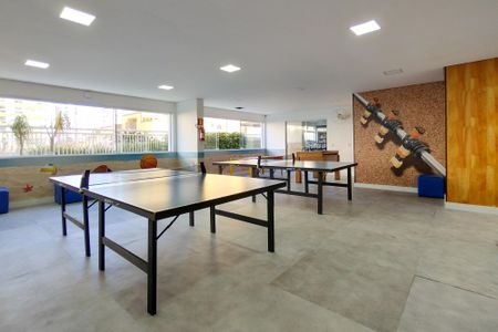 Apartamento para alugar com 72m², 2 quartos e 1 vaga Apartamento para alugar com 72m², 2 quartos e 1 vagaÁrea comum - Salão de jogos
