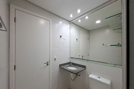 Apartamento para alugar com 72m², 2 quartos e 1 vaga Apartamento para alugar com 72m², 2 quartos e 1 vagaBanheiro da Suíte