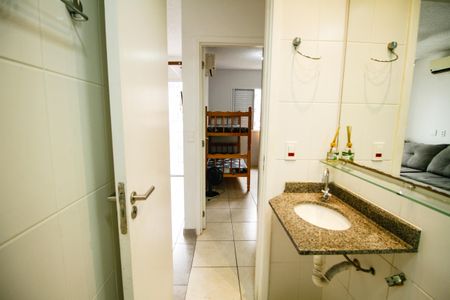 Apartamento para alugar com 72m², 2 quartos e 1 vaga Apartamento para alugar com 72m², 2 quartos e 1 vagaBanheiro social