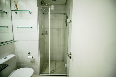 Apartamento para alugar com 72m², 2 quartos e 1 vaga Apartamento para alugar com 72m², 2 quartos e 1 vagaBanheiro da suíte